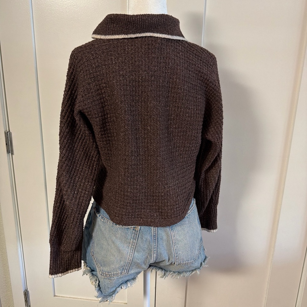 SO Brown Knit Sweater with Ivory Label Trim - Picture 2 of 3